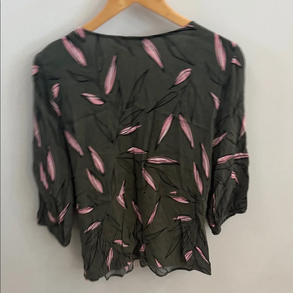 Reitmans Olive & Pink Leaf Print Wrap Blouse – Size XL - Picture 3 of 6